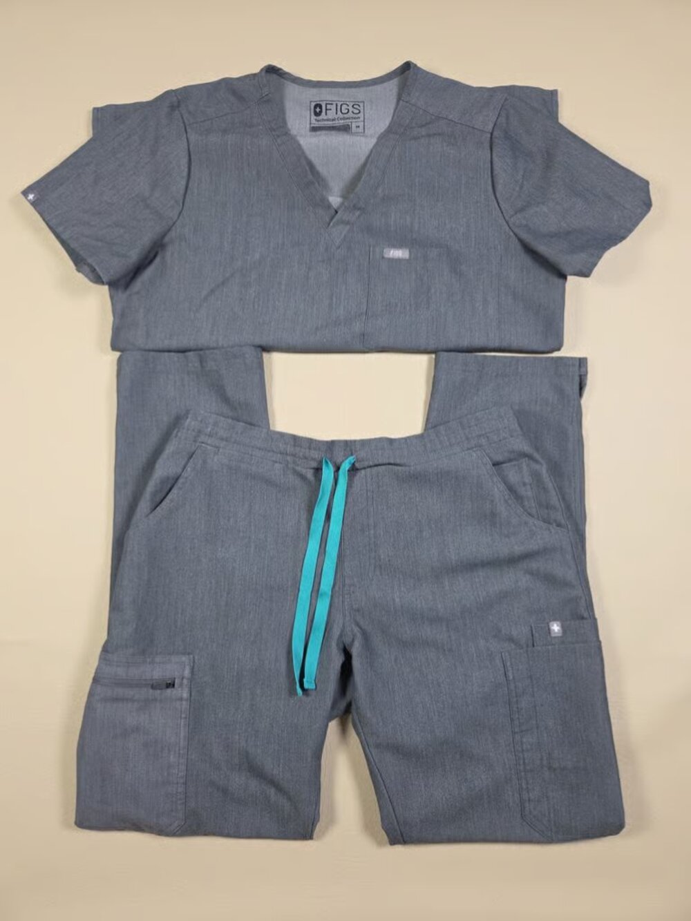 FIGS Graphite Gray Catarina Top Yola Skinny Leg Medical Uniform Scrub Set Size S